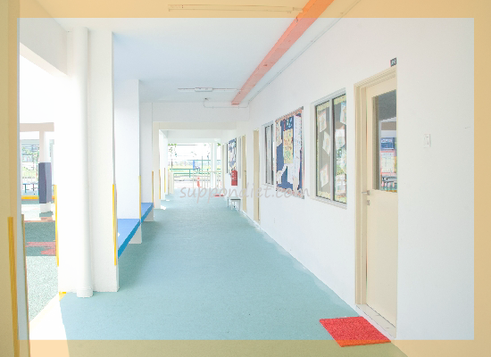 ���ʂ̂��߂Ƀv�[���ɒʂ�